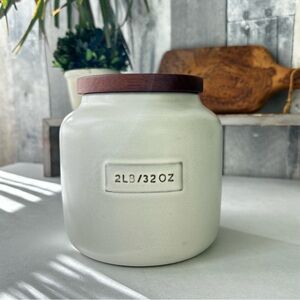 🌴Lovely Hearth and Hand 32oz Dry Goods Stoneware Jar with Wooden Lid
